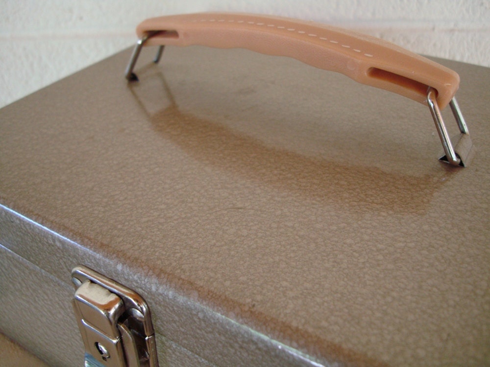 Vintage Rose-Beige TOOL Box, CASH BOX with Plastic Handle: Industrial Style Storage