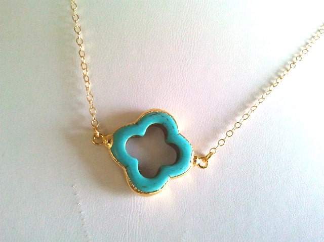 Turquoise clover edged gold pendant, clover gemstone charm Necklace, Lucky Necklace, wedding necklace, Necklace