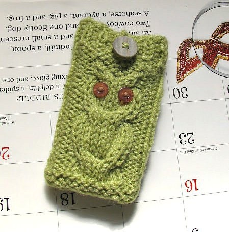 iPhone 5 case, iPod Touch cover, Android mobile phone bag, Blackberry holder, Smartphone, HTC Droid Incredible sleeve, Owl knit in Honeydew