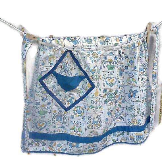 Vintage Apron Retro Blue Cottage Chic 1940's half Apron
