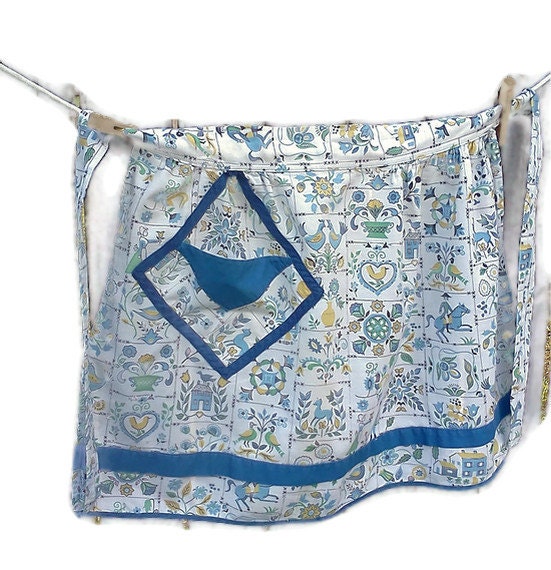 Vintage Apron Retro Blue Cottage Chic 1940's half Apron