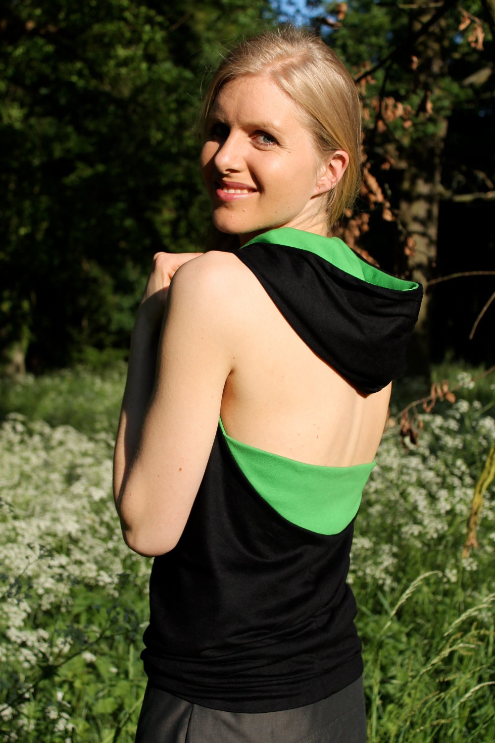 hooded neckholder "tulpe", green - black