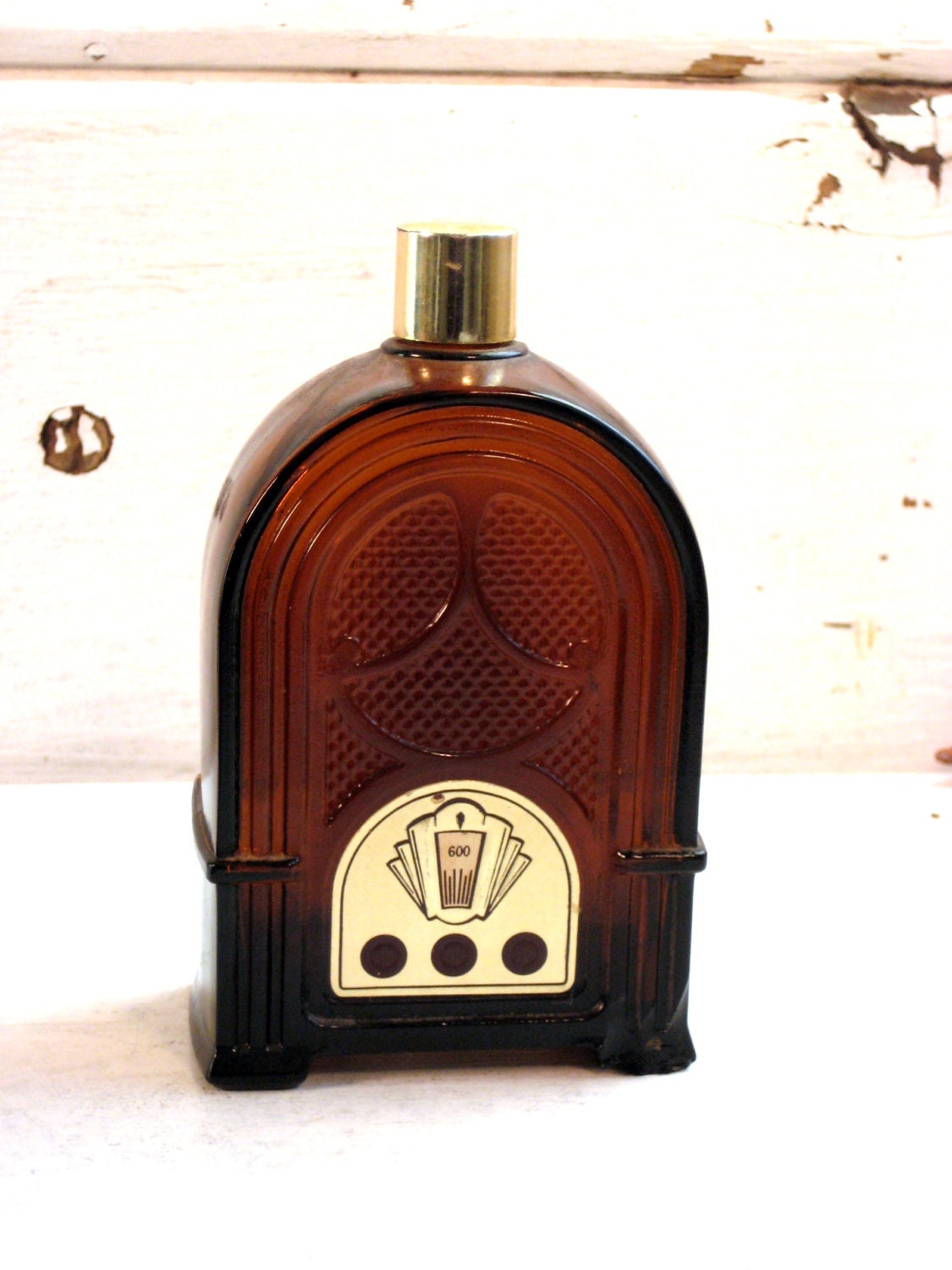 Vintage Radio shaped Avon Aftershave bottle, amber colored collectible Oland 5 oz bottle
