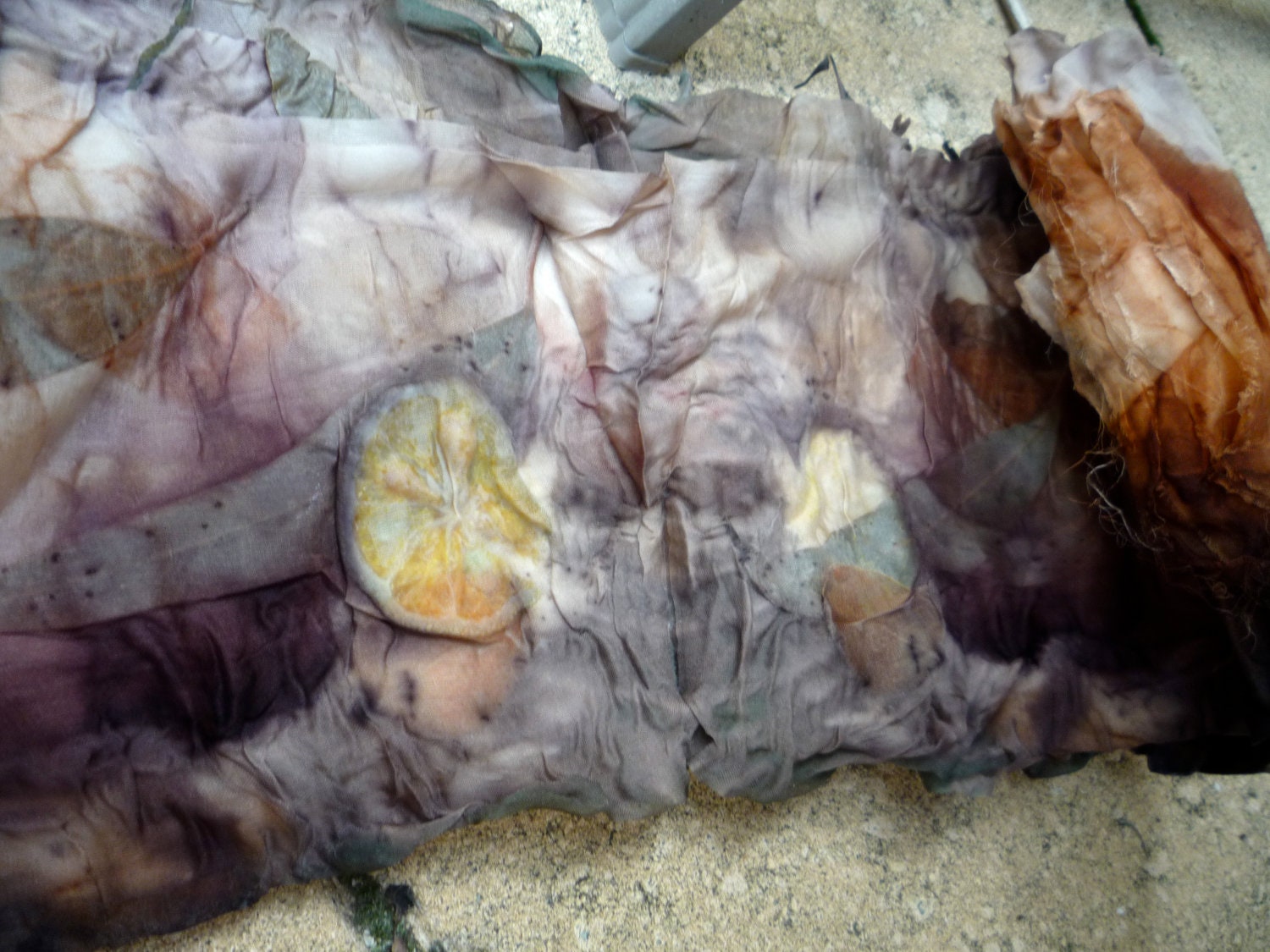 PDF Tutorial.DIY.Naturally dyed.Silk chiffon.Wrap.Pattern.How to make eco print.Hand dyeing.Immediate download.