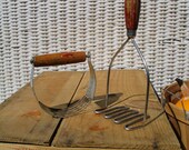 1930's Farmhouse Kitchen Utensils Distressed Red Painted Handle Potato Masher,  Dough Mixer Farmhouse Decor, Country Chic Decor UB1b1