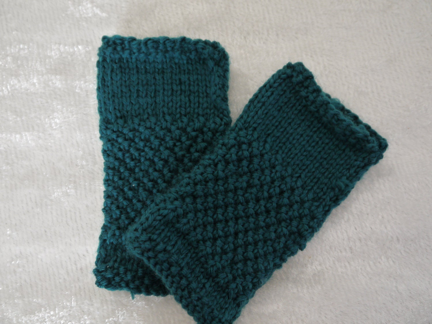 Knit Hand Warmers with No Thumb-Hole