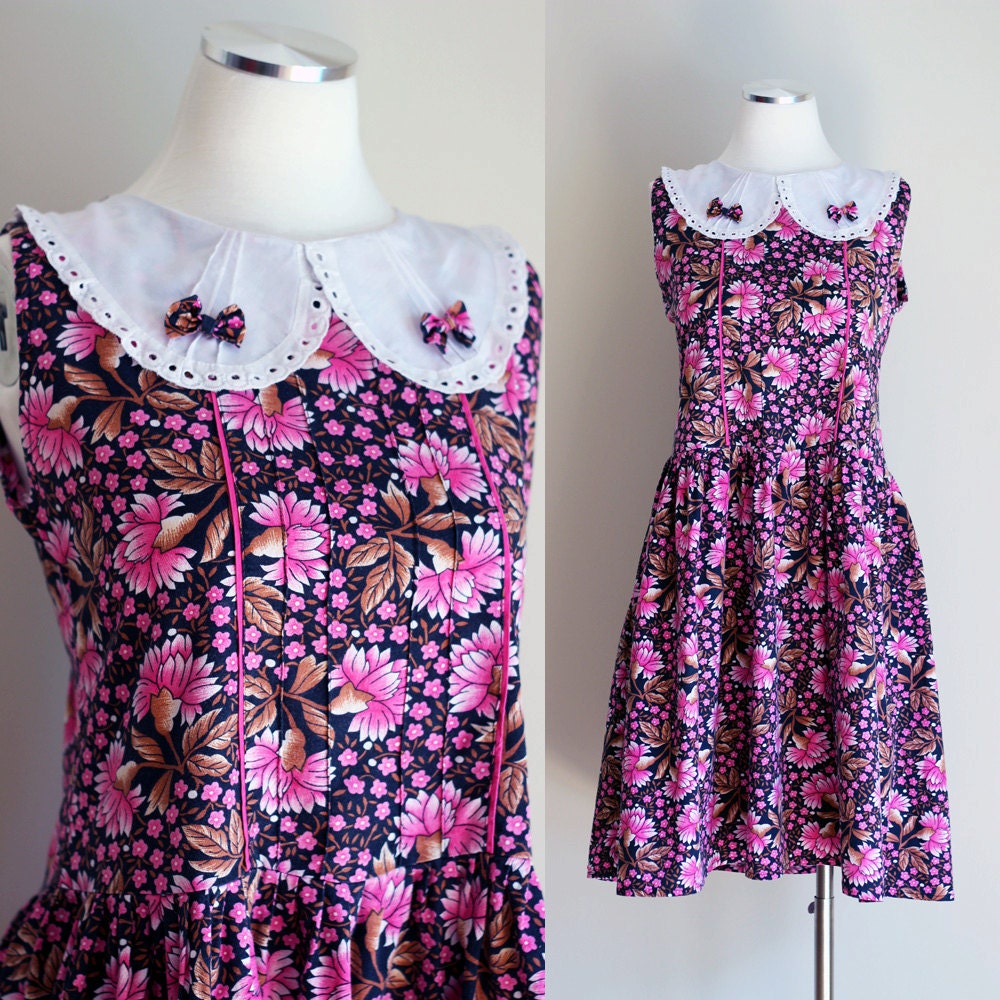 Vintage 1970s Pink Floral Dress - Peter Pan Collar - Pintuck Bodice - Size Medium / Large