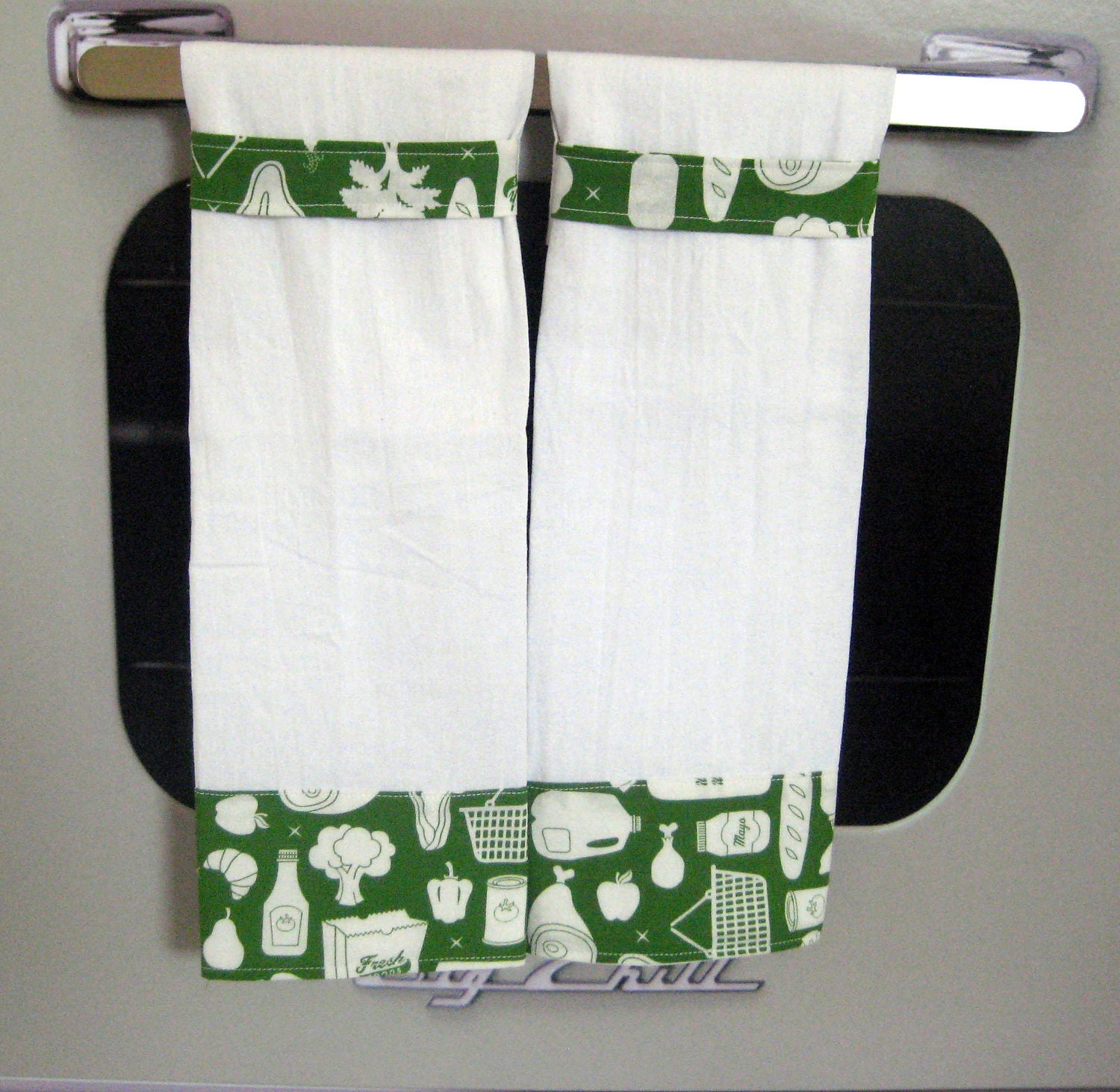 Hang Tight Towel (TM) Green Grocery
