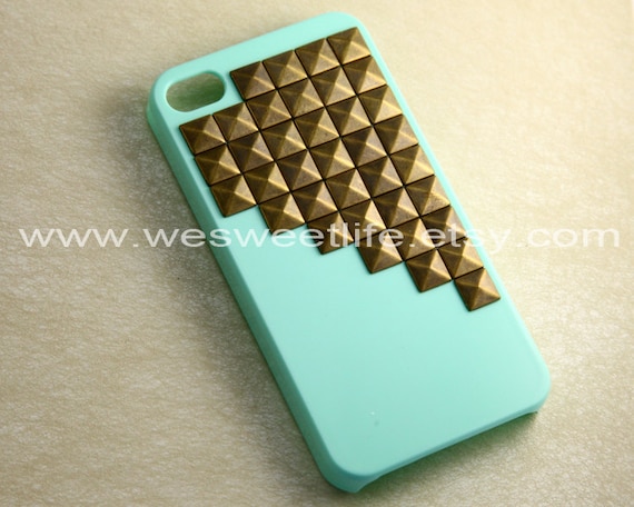 Studded iphone 4 case, Iphone 4s Case, Bronze pyramid studs Light Green Case-- Apple Mint Green iPhone Case 4, iPhone 4 Hard Case