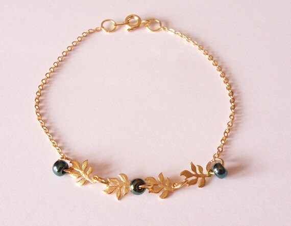 Charm bracelet, bracelet chaine, bracelet en plaqu or, bracelet simple, bracelet perles, bracelet dainty, bijoux modernes par SABOTAGEandCO