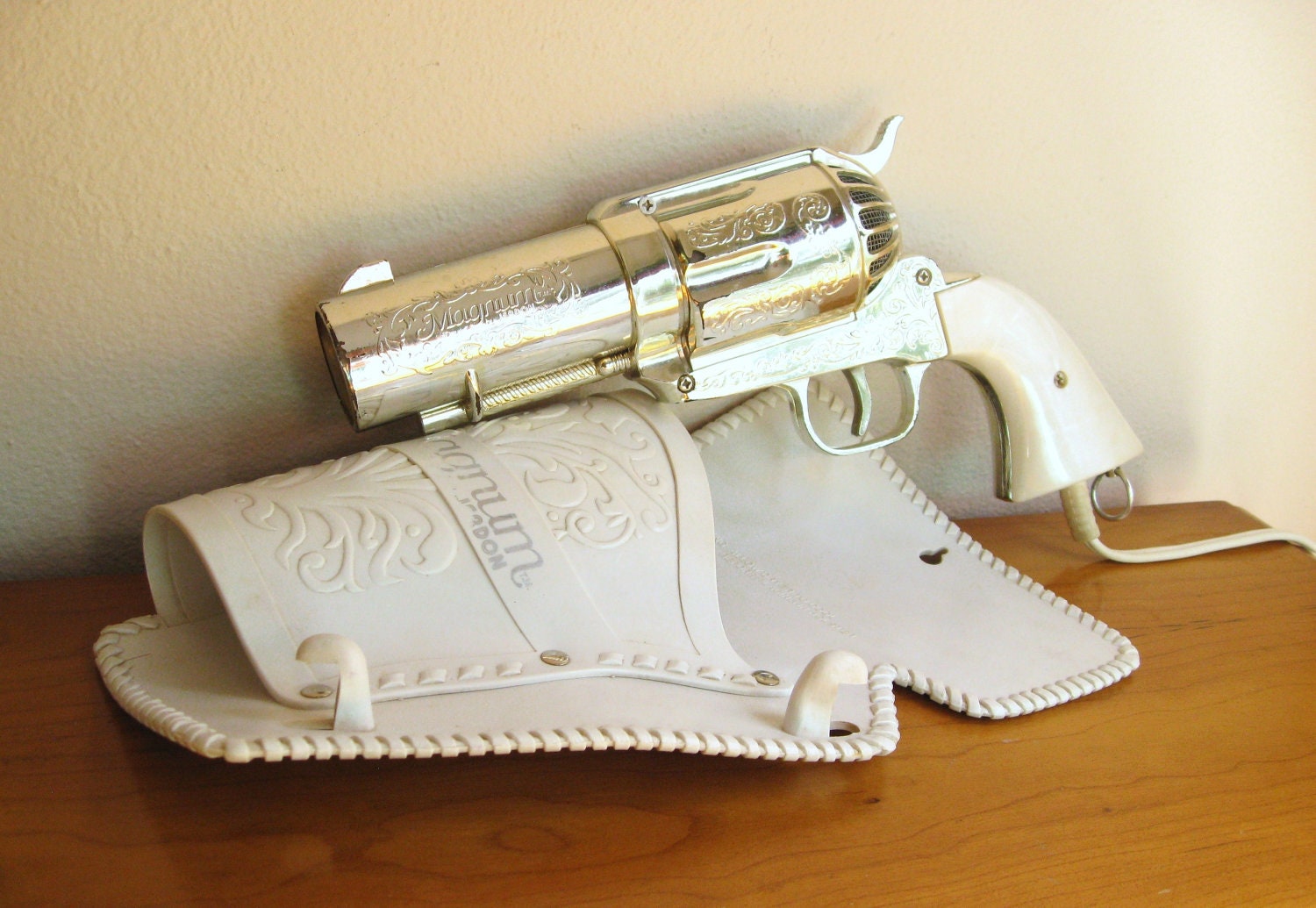 Vintage 357 Magnum Hair Dryer, Made by Jerdon, Gun Blow Dryer, Pistol shaped Hairdryer, Revolver