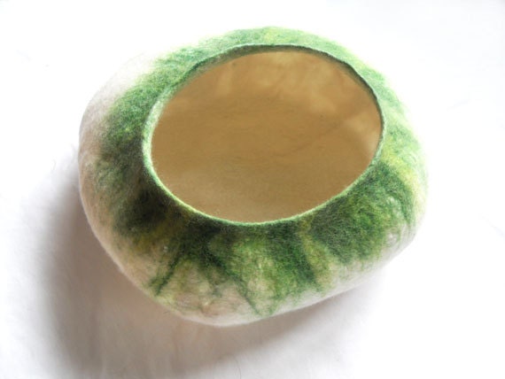 Luxury cat beds Cat Cave Cat House Felted Wool with FREE Cats Ball