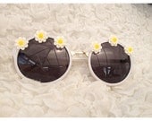 Daisy Retro White Round Sunglasses