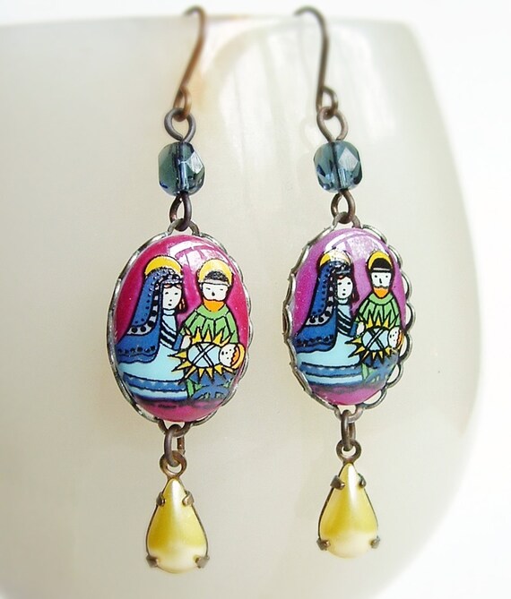 Christmas Nativity Scene Earrings Vintage Cameos Cute by skeptis