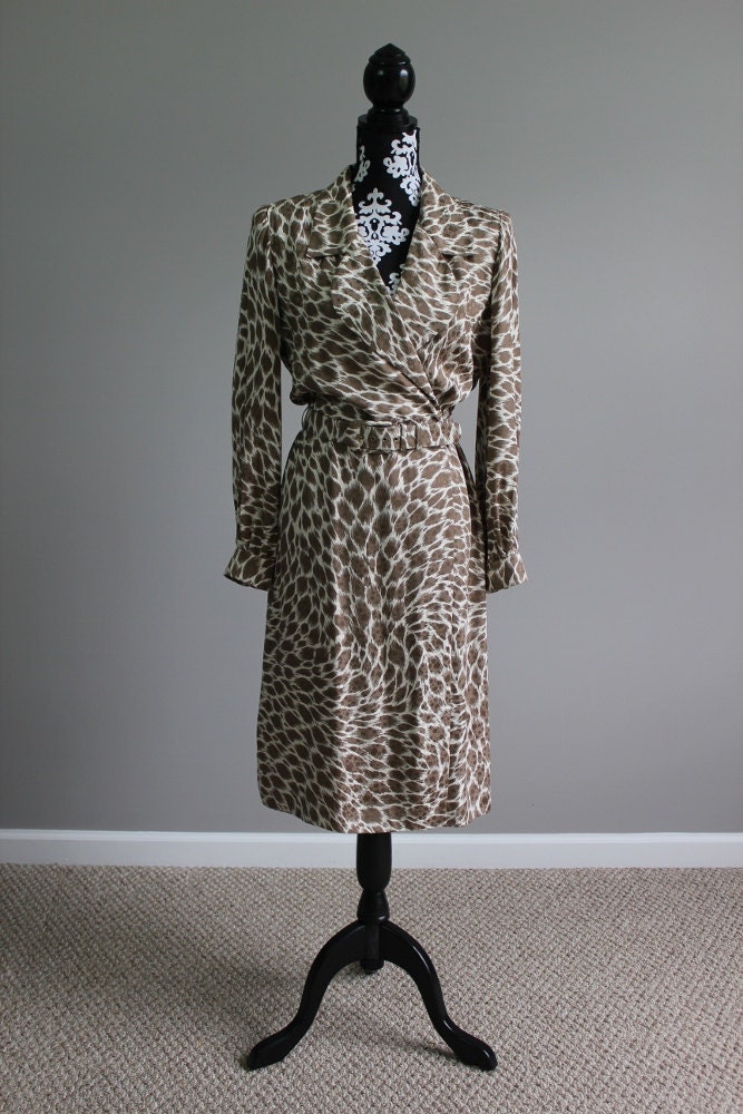 VINTAGE silky taupe and white animal print long sleeve dress SIZE M