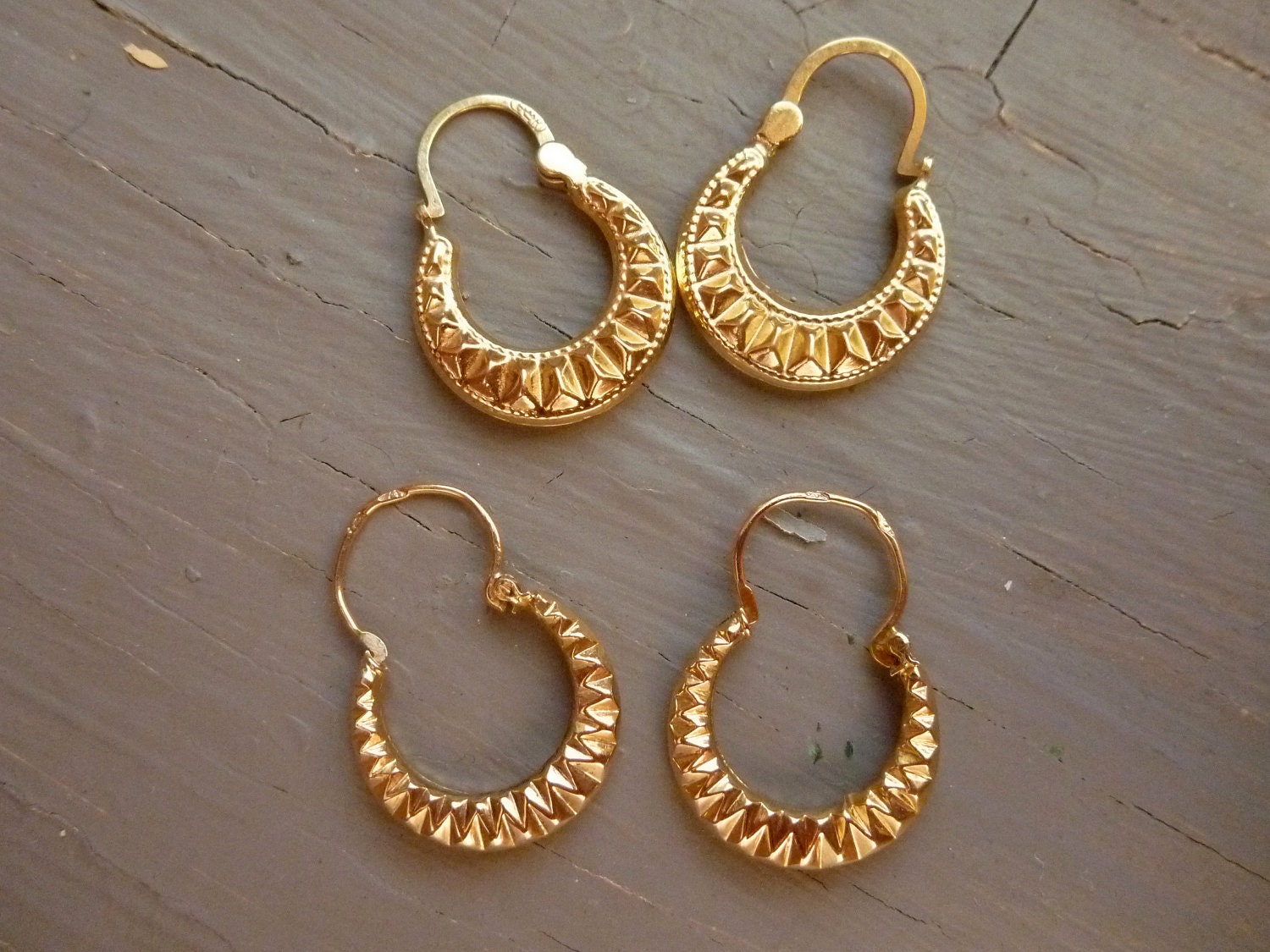 SALE Antique French Creole Hoop Earrings, in 18K Gold, 1 Pair