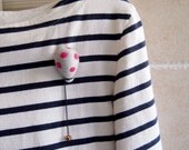 Felted brooch Needle felted balloon brooch in Grey and Magenta dots , Brass color coating glass bead hangs at the bottom . NB9