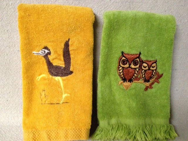 CLEARANCE Pair of Vintage Bathroom Finger Towels, Lime Green Owls, Golden Yellow Roadrunner, Retro Hand Towels, Embroidered Hand Towls