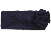 Clutch in navy blue silk