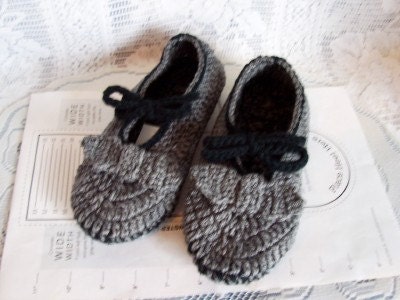 Ballet Flats Crochet Slippers,Thick Sole. Tie Strap. Grey-black. Size US 6-7,euro 37-38