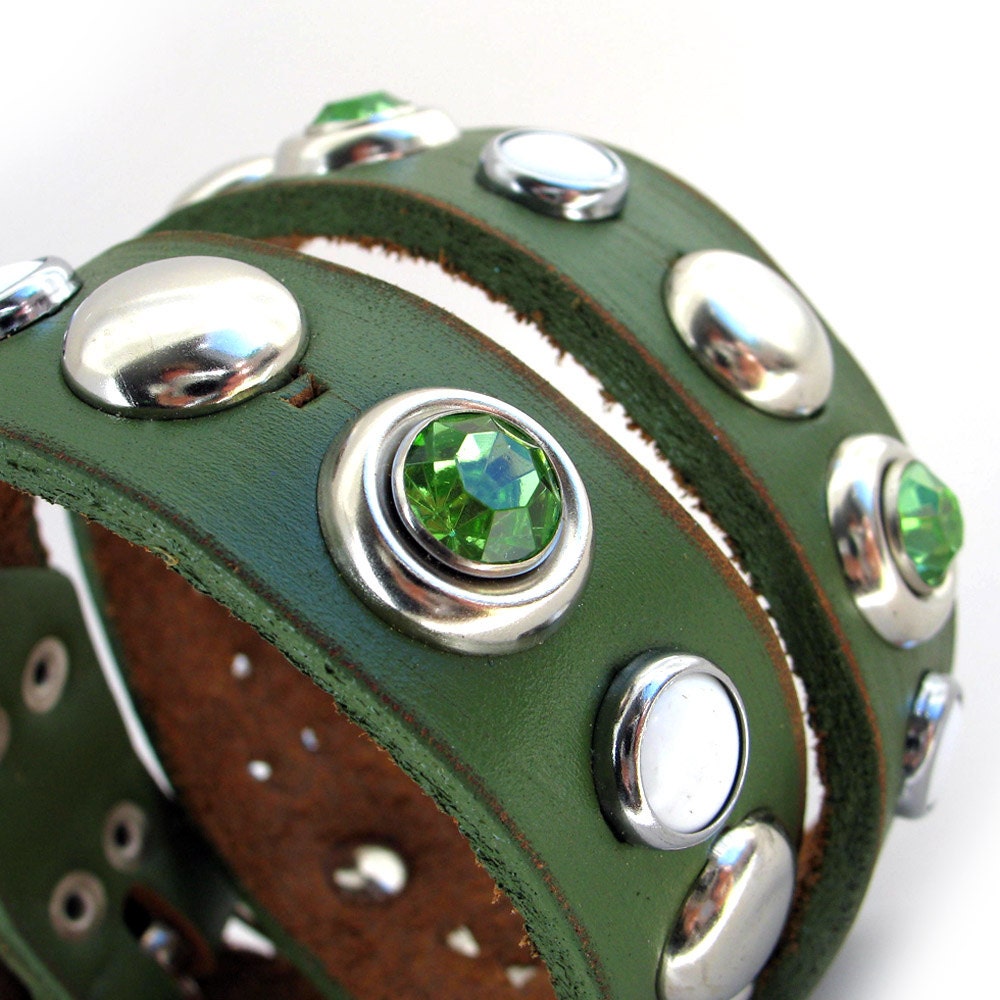 Leather Dog Collar Avocado Green Size Large Eco Friendly and Handmade to fit a 18-21in Neck from Greenbelts