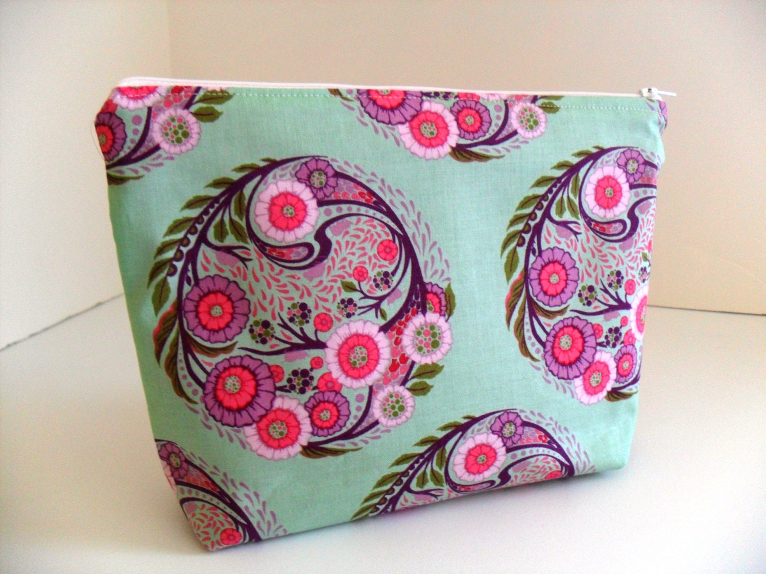 Large Bag with Zipper Closure / Project / Makeup /
