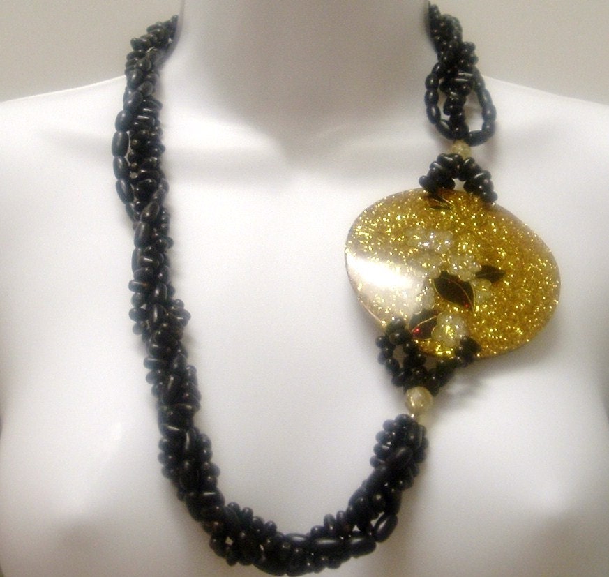 CLEARANCE--Vintage BIG Lucite Statement Necklace