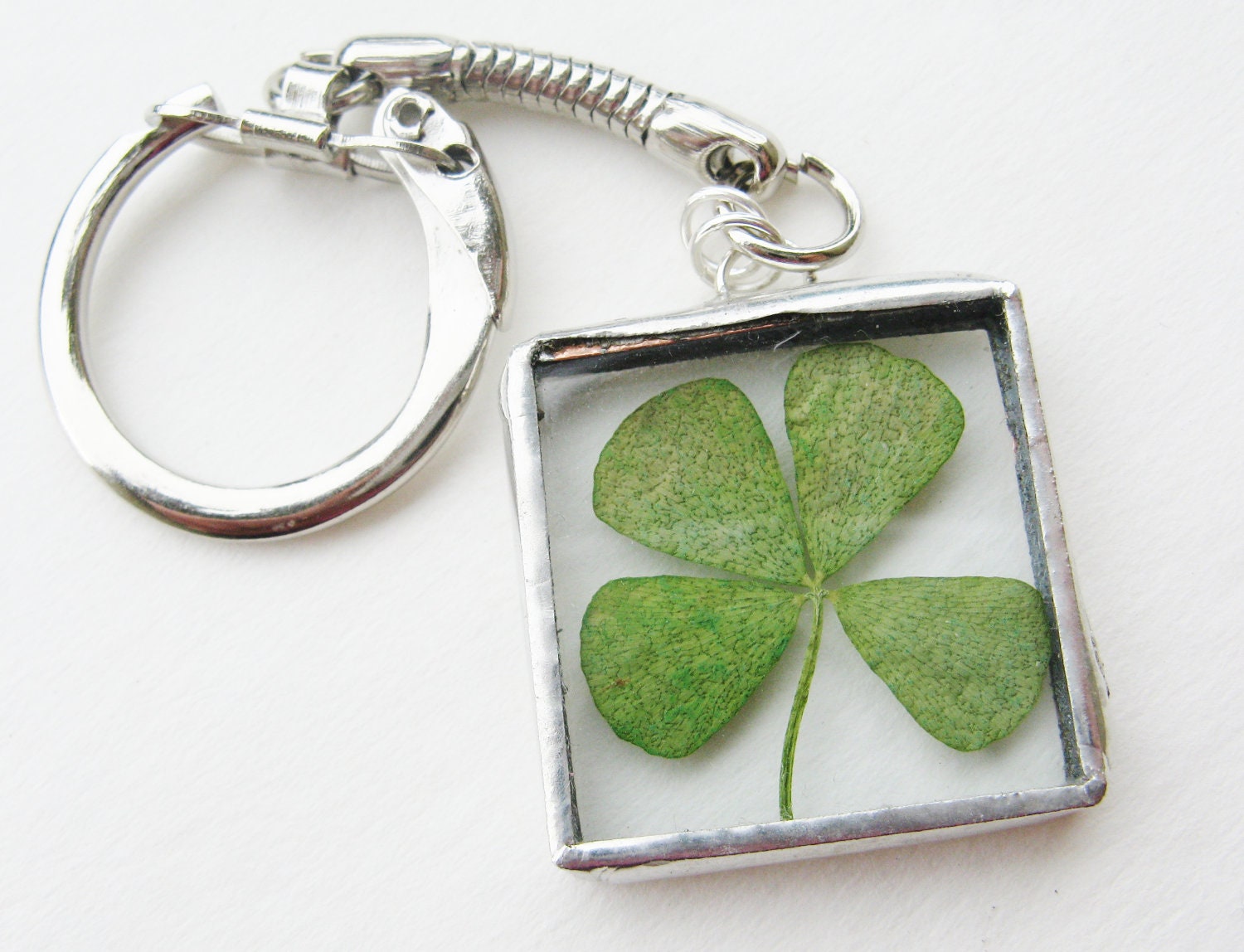 four leaf clover keychain - keychain - pendant  - necklace - silver - green - flower - glass - shamrock - irish - st patricks day