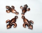 ON SALE Antique Finish Copper Plated  Pewter, Fleur de Lis Charm Or Pendant 2