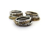 Notched stacking ring