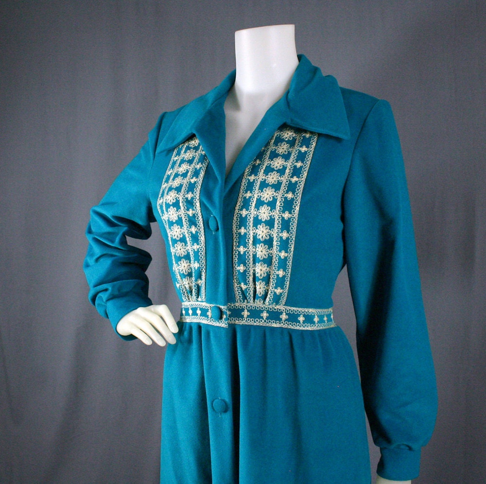 70s Blue Perma-Prest Sears Robe With Embroidery - Vintage Lingerie