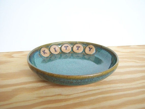 Stoneware Kitty Dish in Sea Mist Glaze