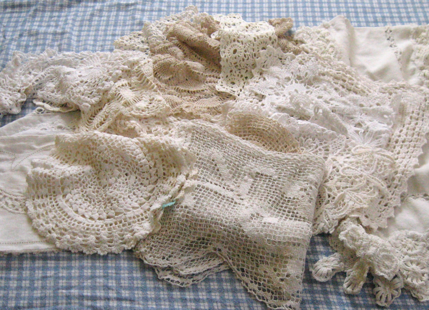 Vintage Lot of 20 CROCHET DOILIES 1920-50s