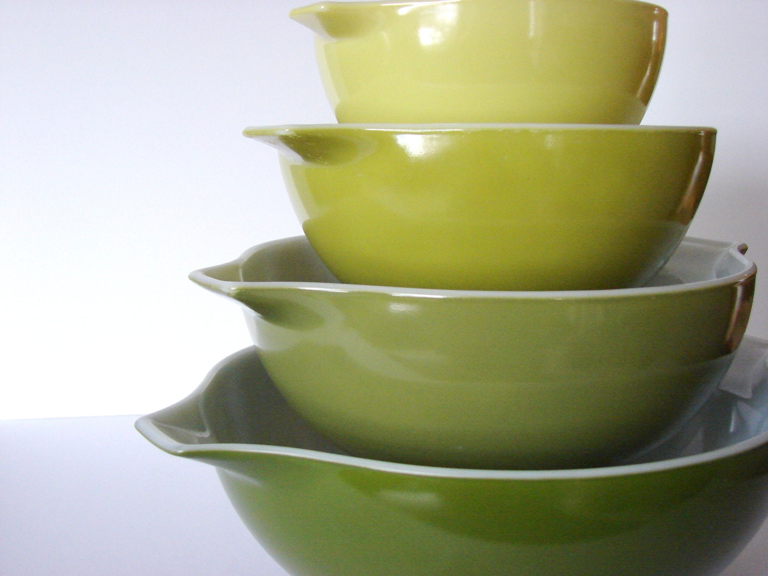 Vintage Pyrex Verde Cinderella Bowl Set