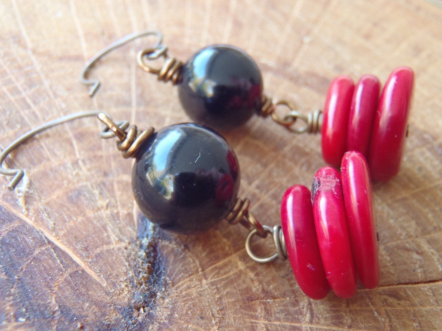 C065 Red and Black Dangle Earrings