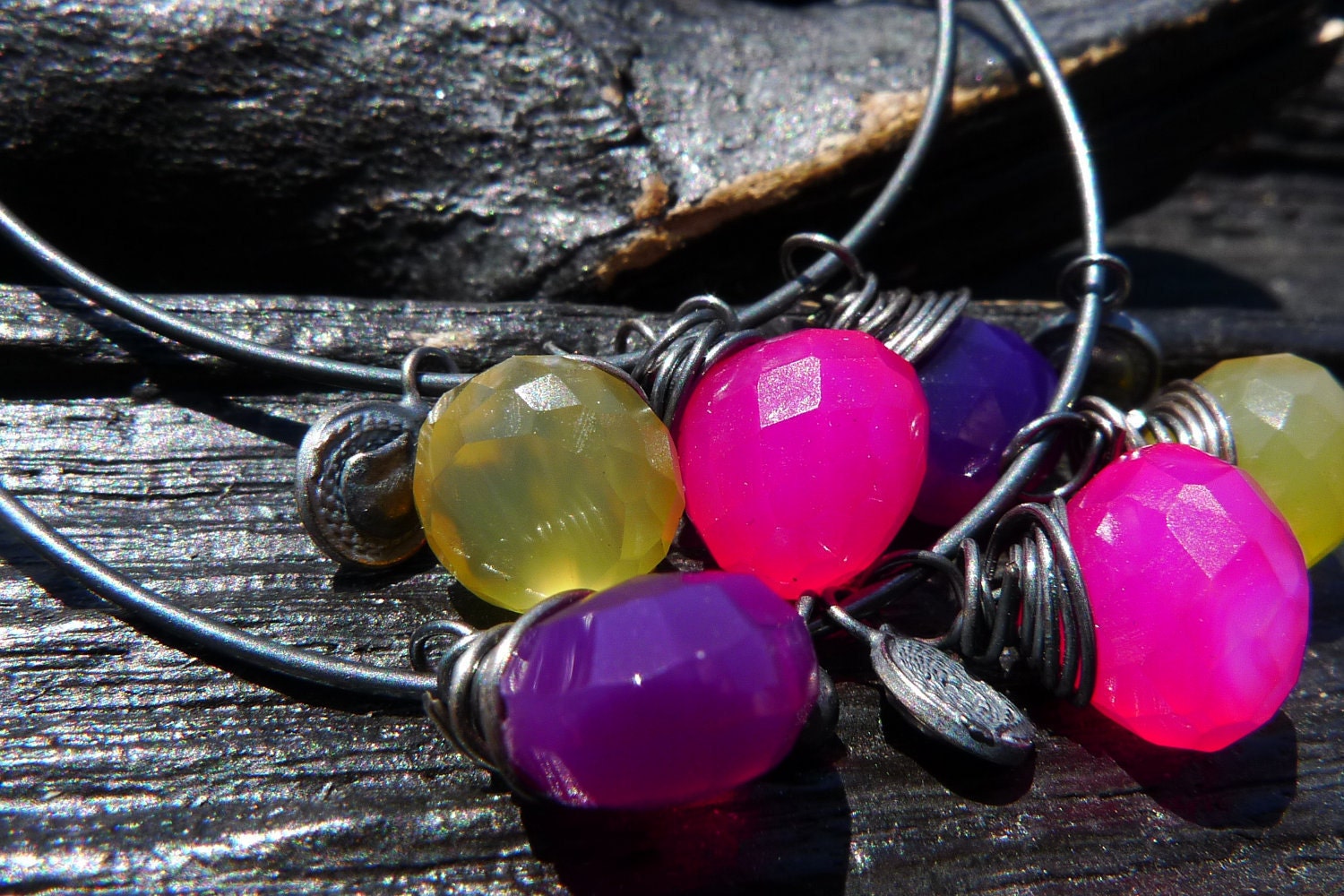 chalcedony hoop earrings by BeijoFlor