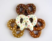 Pretzel magnet - select your flavor, salted pretzel, milk chocolate, white chocolate, kitchen magnet