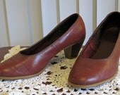 1970s Vintage Oxblood or Mahogany Leather Womens Pumps Size 7 1/2 M by Dexter