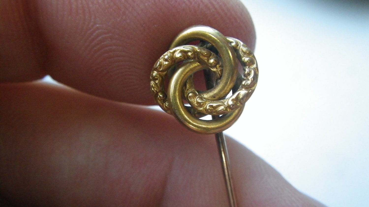 Antique 10K Solid Gold Swirl Stick Pin