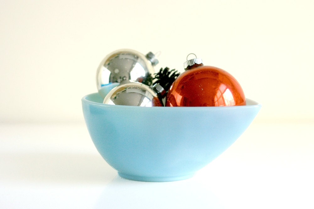 Azurite Swedish Modern Mixing Bowl by Fire King