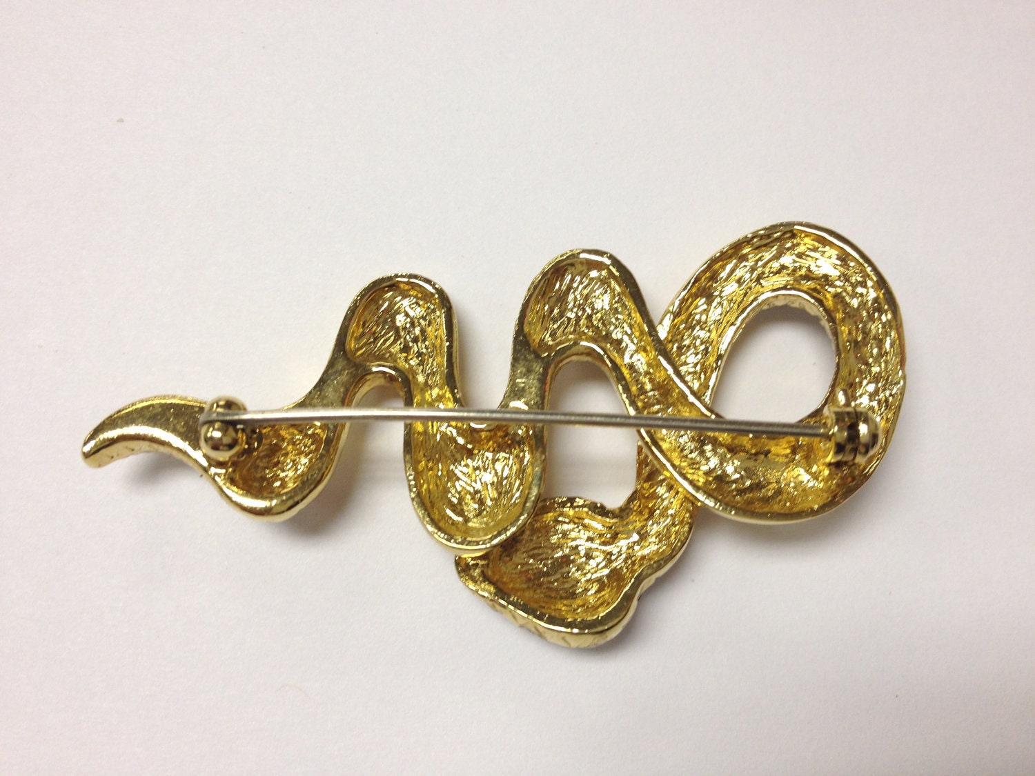 Beautiful vintage 80s gold tone and rhinestone snake brooch