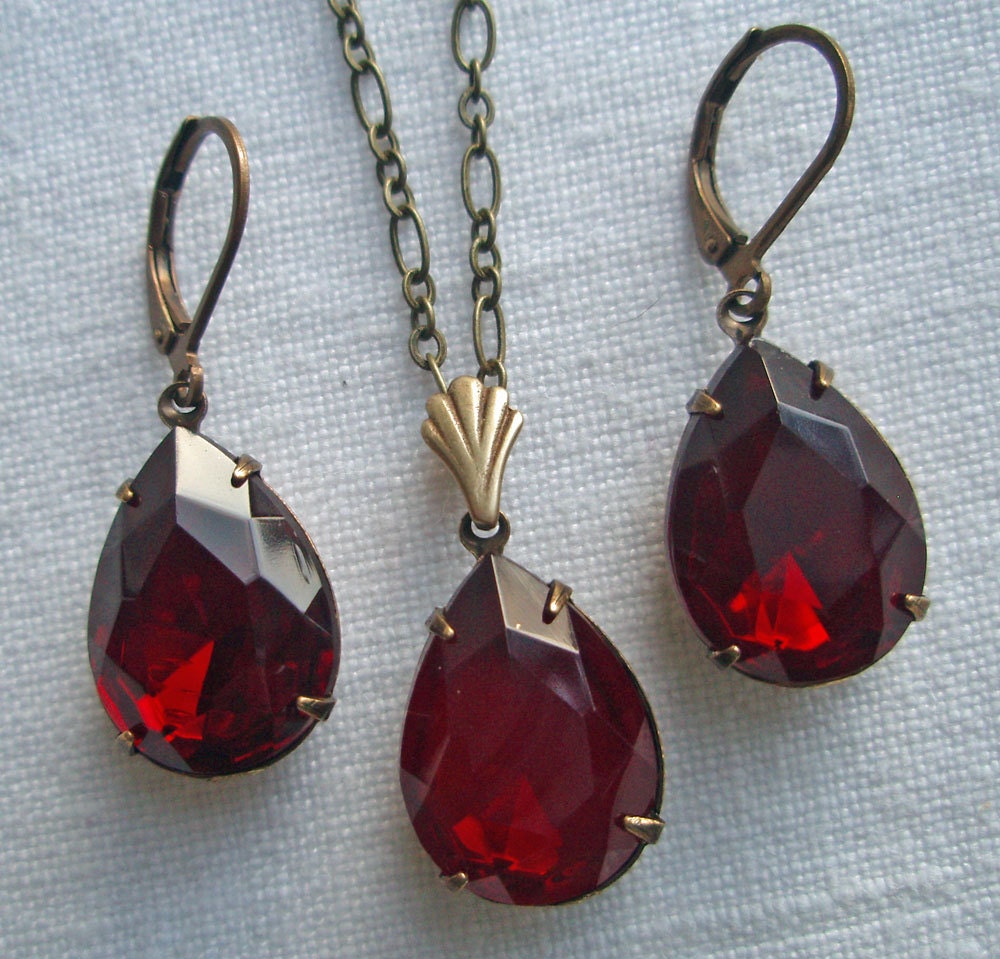 Bridesmaids Jewelry SET Garnet Red Pendant Necklace Earrings Wedding Jewelry Bridesmaids Jewelry Rhinestone Drop Set CAMBRIDGE Garnet