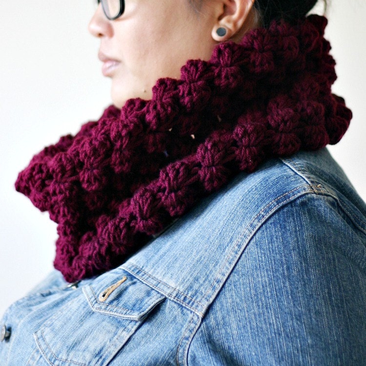 protect yo neck - short bubble popcorn cowl BURGANDY