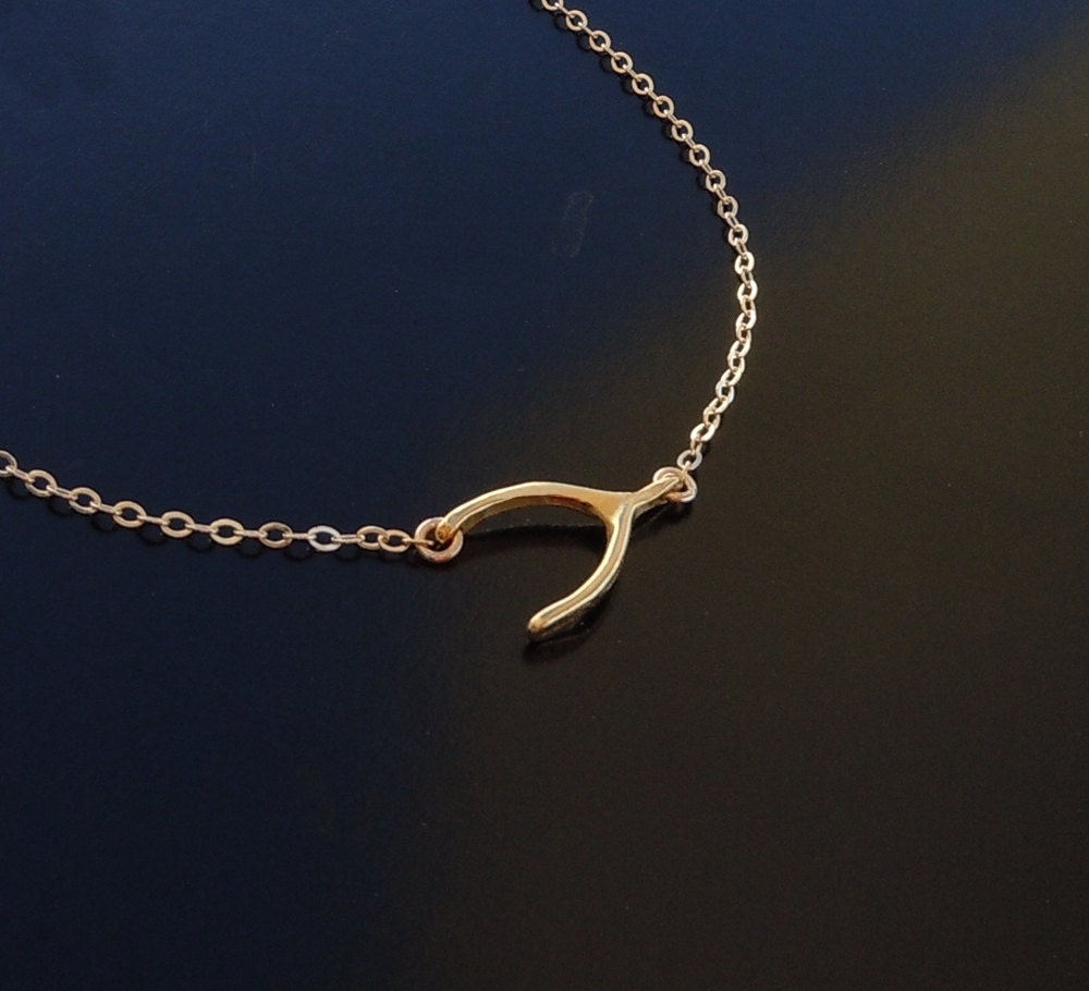 Sideways Wishbone Necklace in 18kt Gold