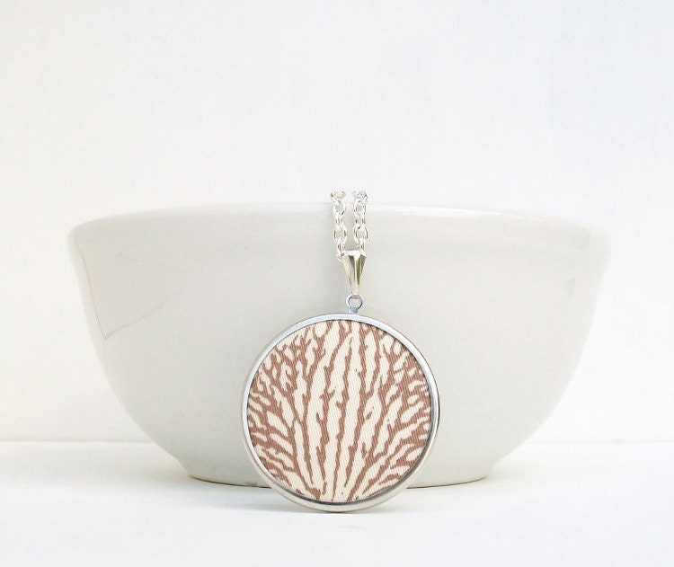 Brown Shell Necklace, Bridesmaid Necklace, Bridesmaid Jewelry, Bridesmaid Gift, Neutral Fall Fashion, Stocking Stuffer, Wedding Party Gift
