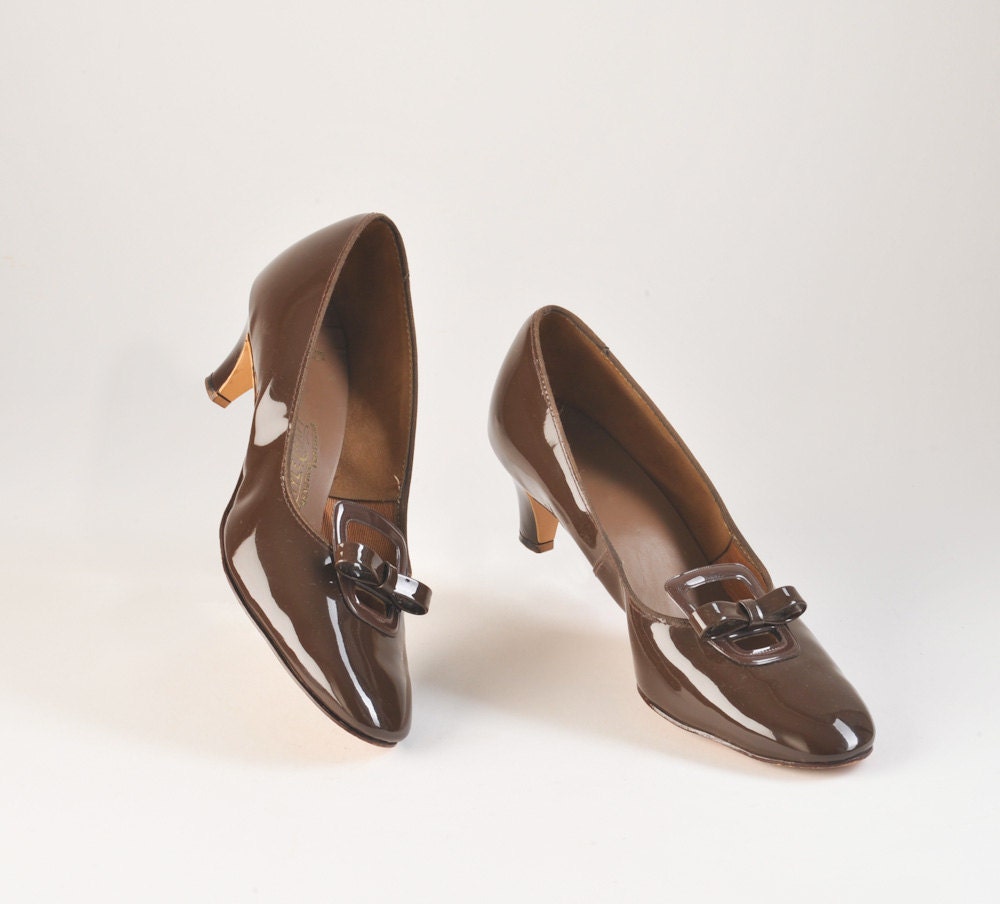 Vintage 1960's Shoes Buckles & Bows Brown Patent Leather