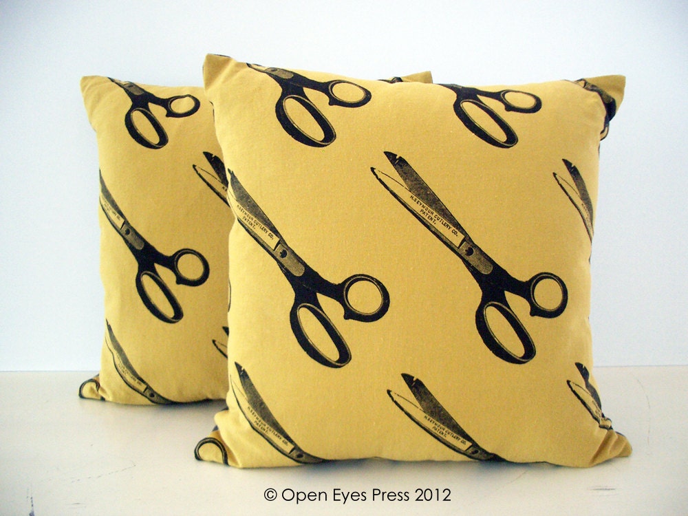 Pillow /// SCISSORS