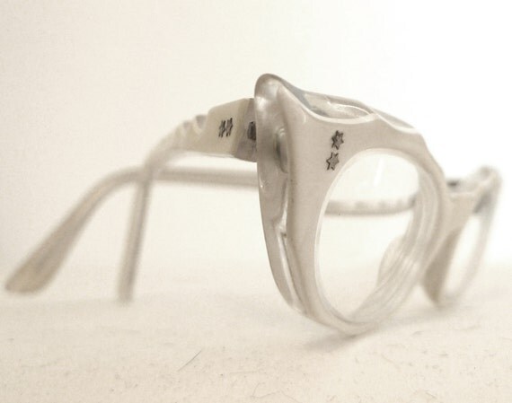 Vintage Pearl Eyeglasses /White Carved Cat Eye Sunglasses // Winged Frame France Raybert Pearl Horn Rimmed Cat Eye Eyeglass Sun Glasses