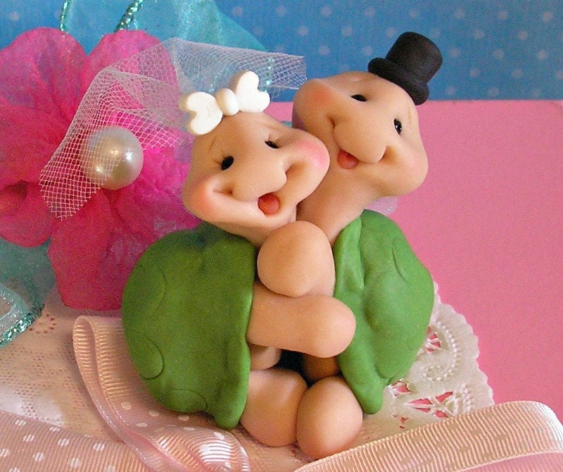 Collectible Hugging Turtle Cake Topper Keepsake Figurine for Wedding and Anniversary