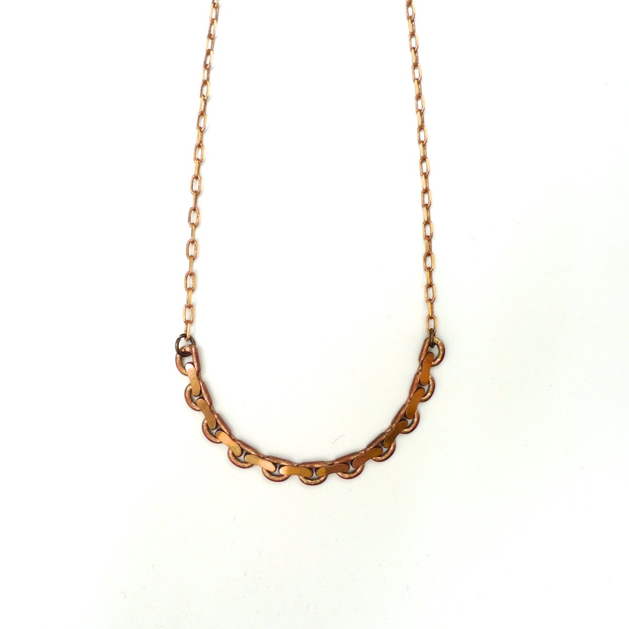Scalloped chain necklace